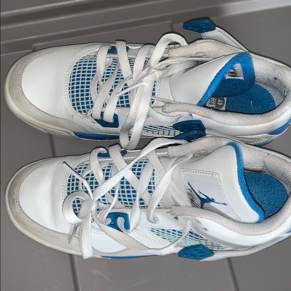Jordan retro 4. “Military Blue”